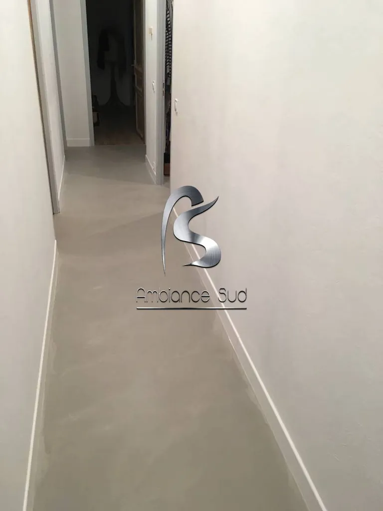 Prix au m2 pour béton ciré décoratif sur carrelage Rayol Canadel sur Mer Var 83