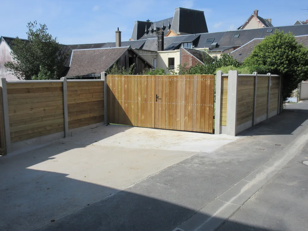 Installation de Portail bois battant de fabrication artisanale, Clôtures occultantes et Aménagements de limites de propriété à Montivilliers en Seine-Maritime 76 et sa région havraise