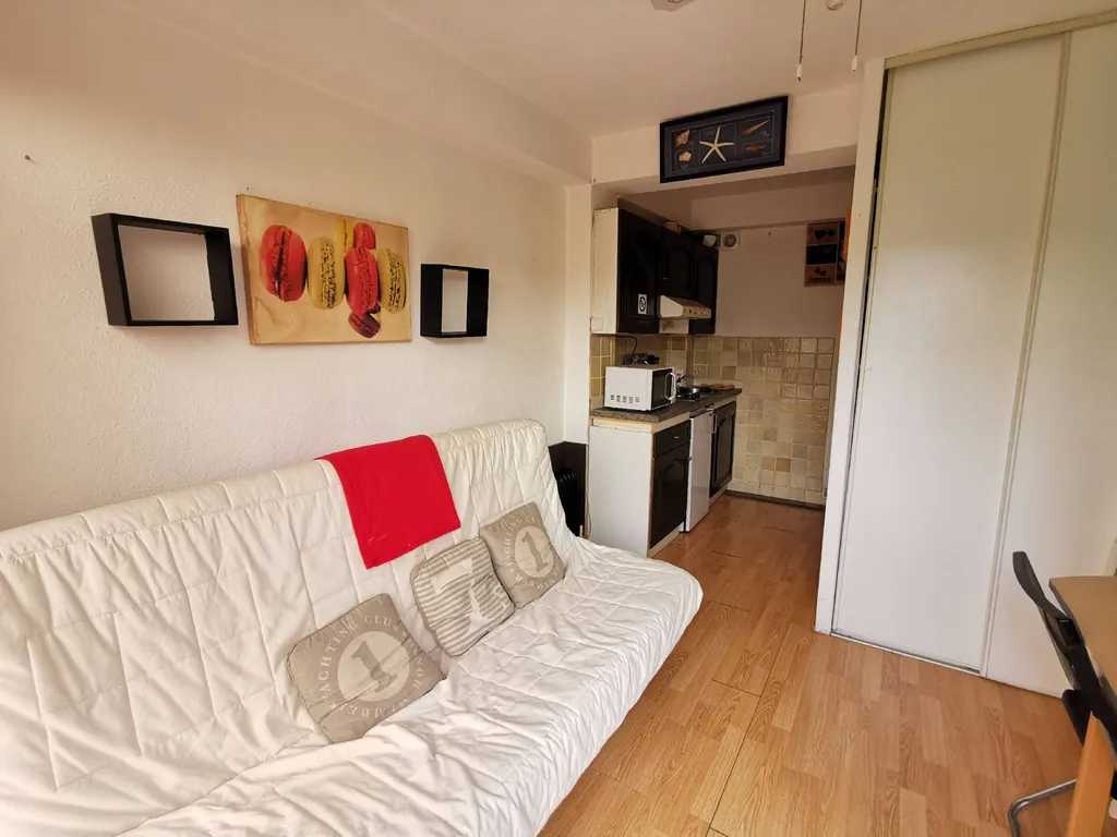 Vente studette Cassis en rez-de-chaussée dans une résidence sécurisée derrière le port