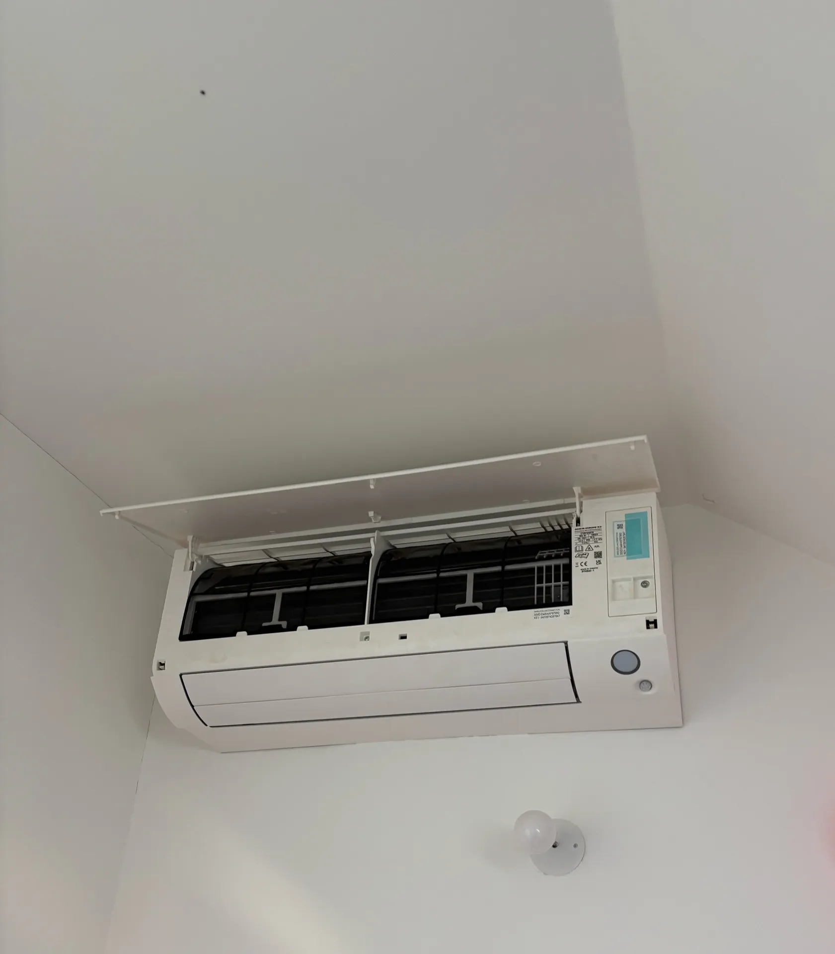 Entretien d’une climatisation réversible Split Daikin dans une maison au Raincy