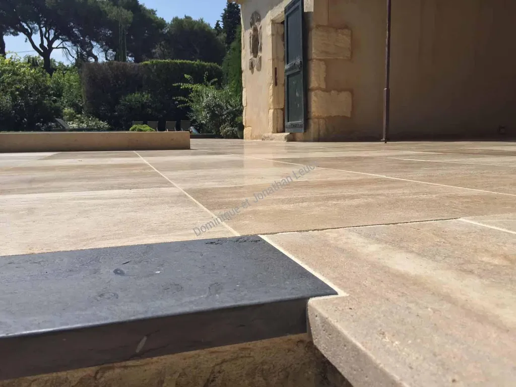 Dalles en pierre de Bourgogne type Beauval