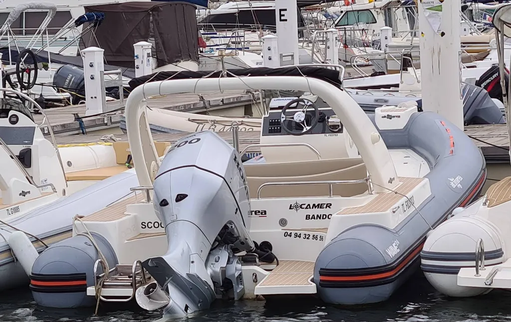 Semi rigide sans taxe de navigation à Bandol