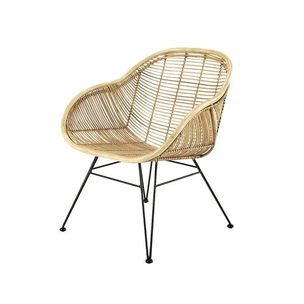 Fauteuil en rotin à la location à Lyon