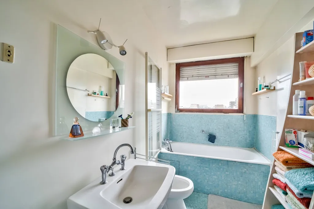 A vendre 4 pièces dans un immeuble semi récent Paris 75015