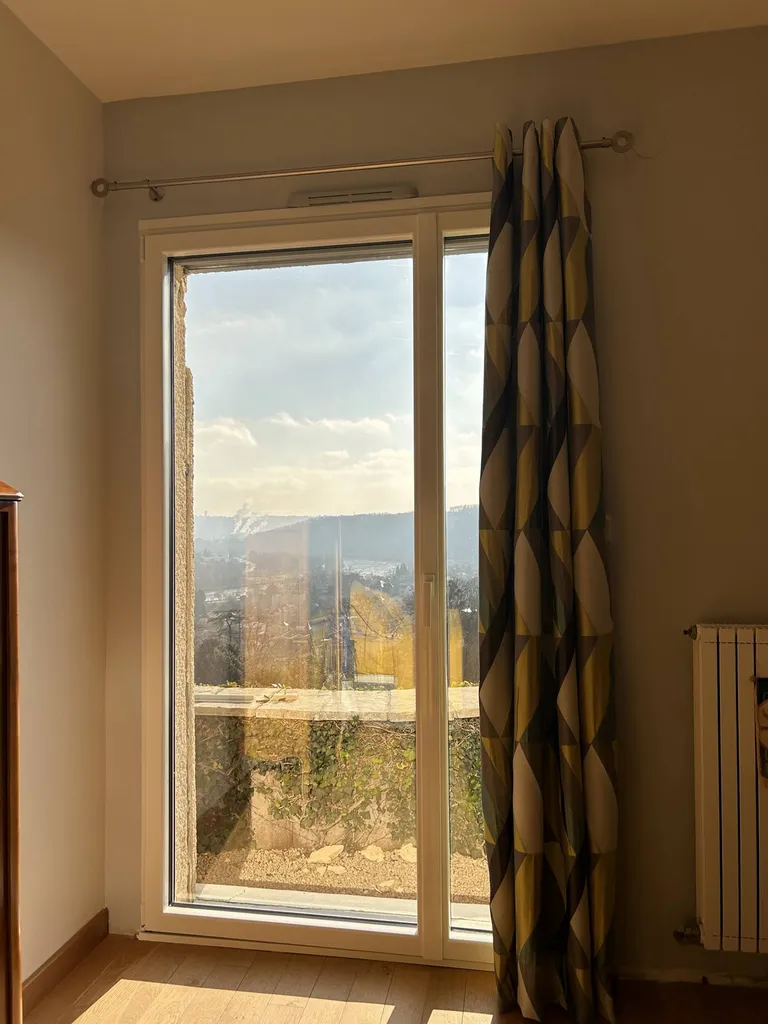 Remplacement de fenêtre pour une meilleure isolation à Couzon au Mont d'Or proche de Lyon (69)