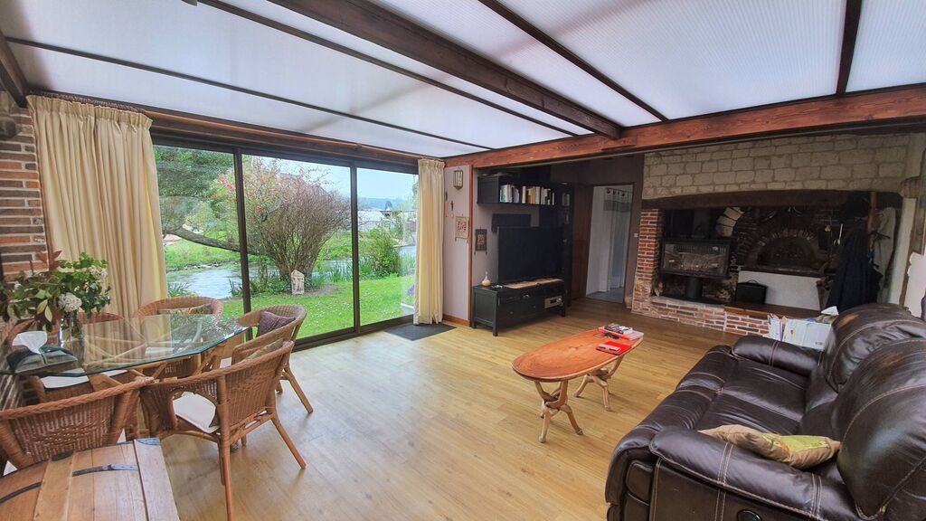 A vendre belle propriété bordée d'une rivière entre Dieppe 76200 et Mers-les-Bains 80350