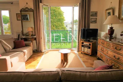 Vous voulez vivre dans le quartier forêt de Saint Germain en  Laye, nous vous proposons un appartement dans la résidence du Parc de Noailles avec une place de parking