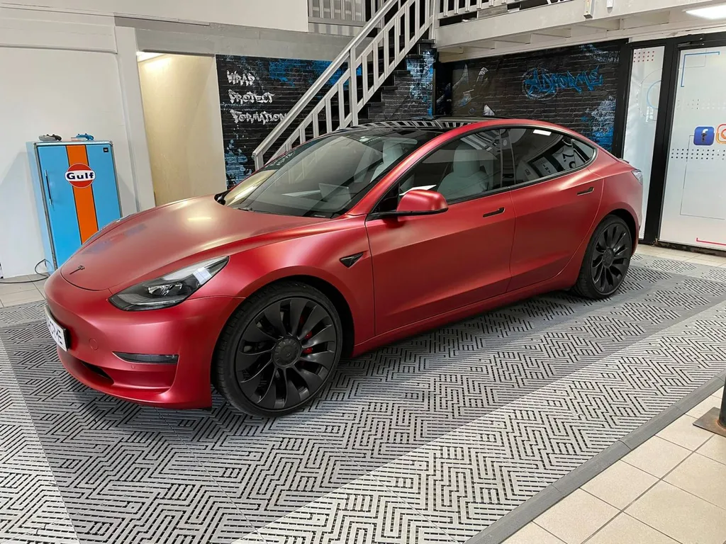 Covering Tesla Model 3