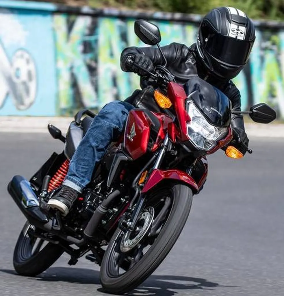 MOTO NEUVE HONDA CB125F SIX FOURS LES PLAGES