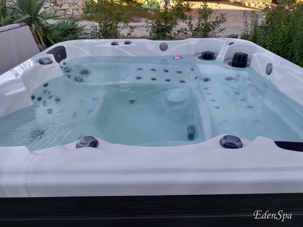 jacuzzi traitement automatique puy sainte reparade