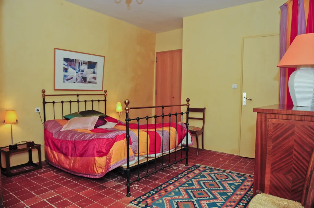 Proche Pernes les Fontaines, à vendre, agréable maison de village  