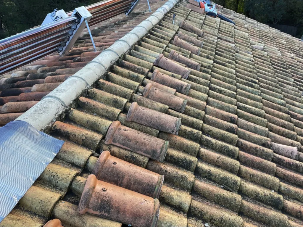 Intervention de couvreur pour une rénovation de toiture de maison sur Martigues 13500