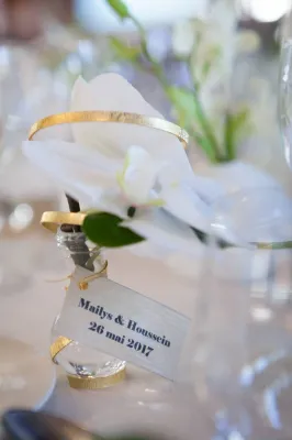 Un Mariage sur le thème Orchidées et Tropique pour une ambiance chic en croisière sur la Seine à Paris