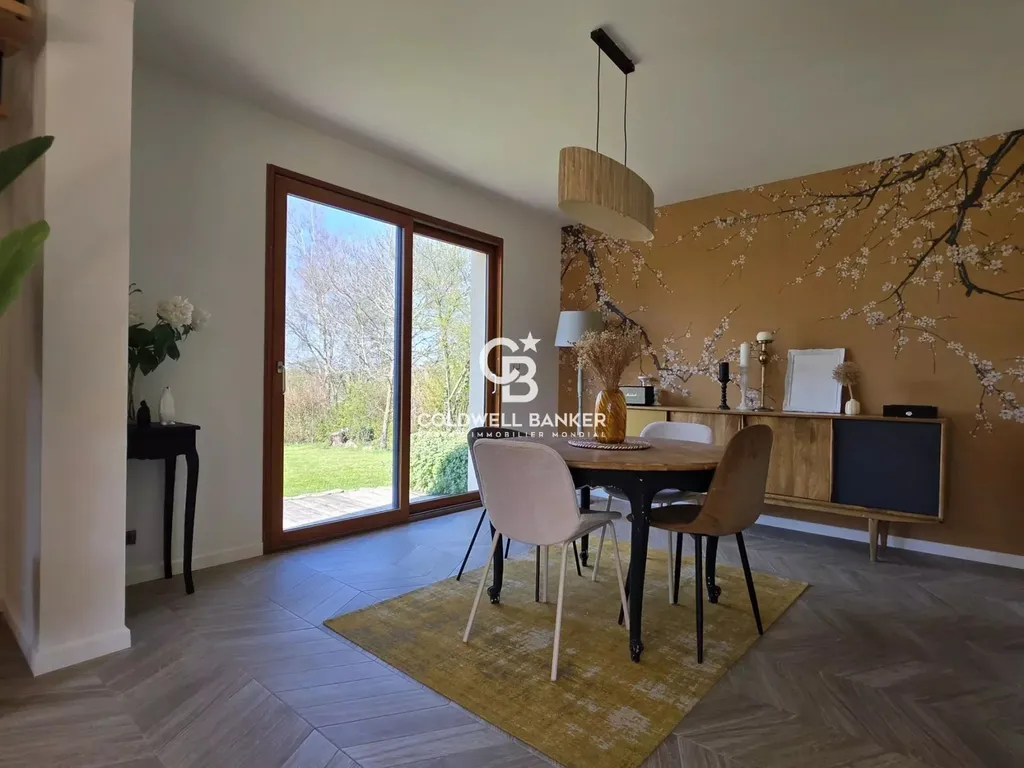 maison contemporaine à vendre à 10 minutes du centre du Mans avec jardin