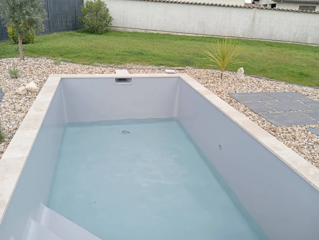 Construction d'une mini piscine maçonnée et aménagement à Saint-Loubès près de Libourne