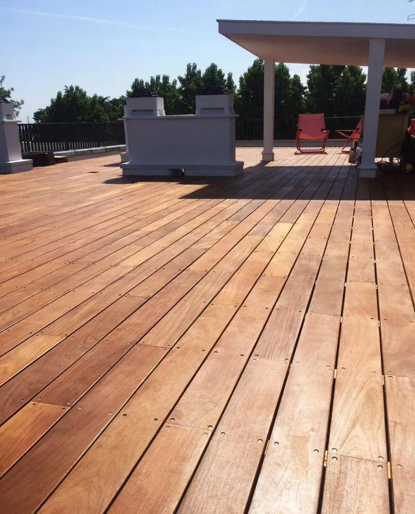 Création d'une terrasse en bois sur mesure