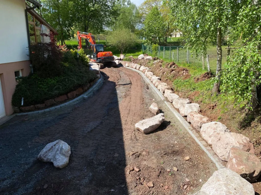 Préparation pour pose de pavé d'une maison individuelle à Saales, près de Schirmeck. 