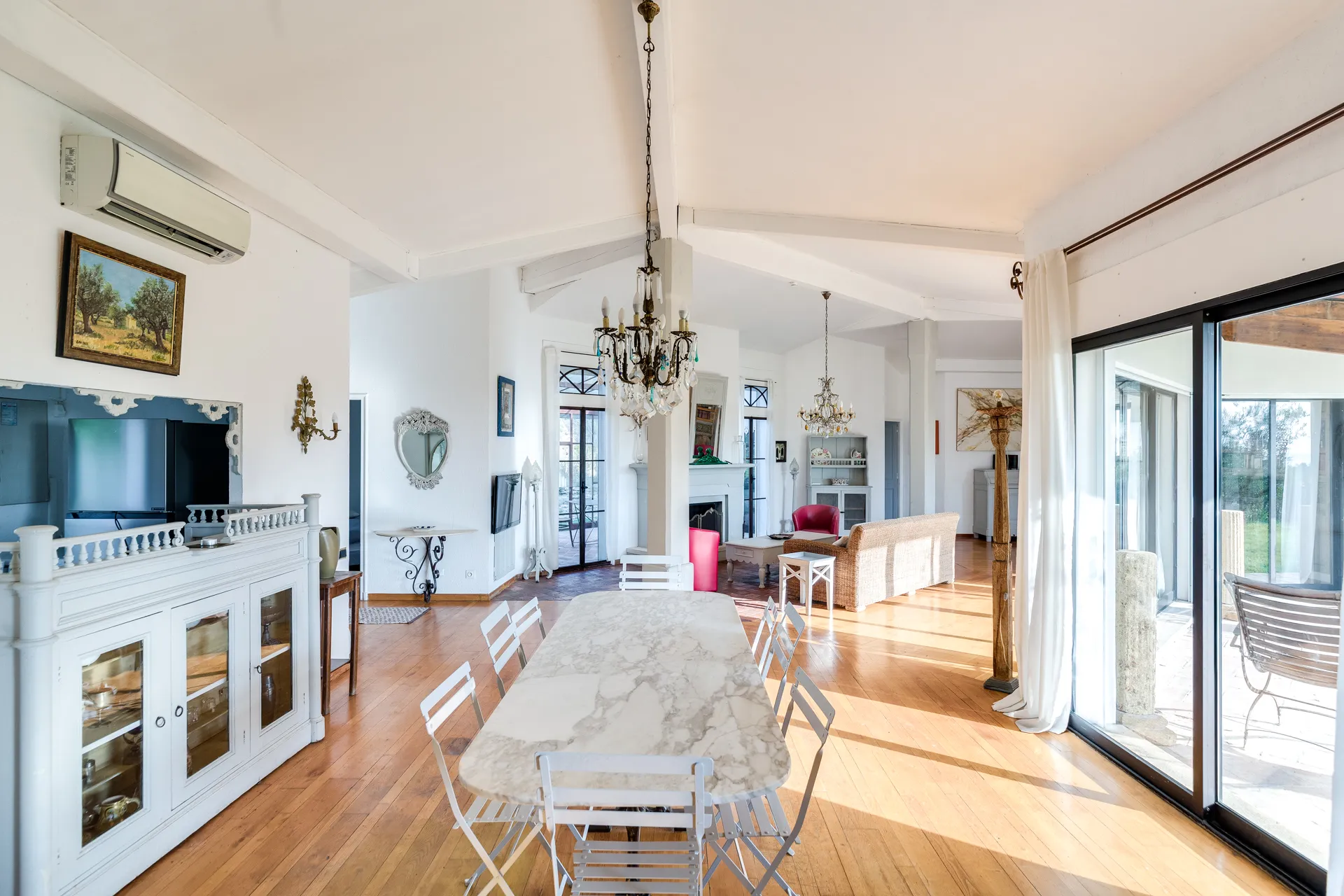 Vente propriété de plain-pied Cassis campagne  avec piscine et large vue dominante sur la Couronne de Charlemagne