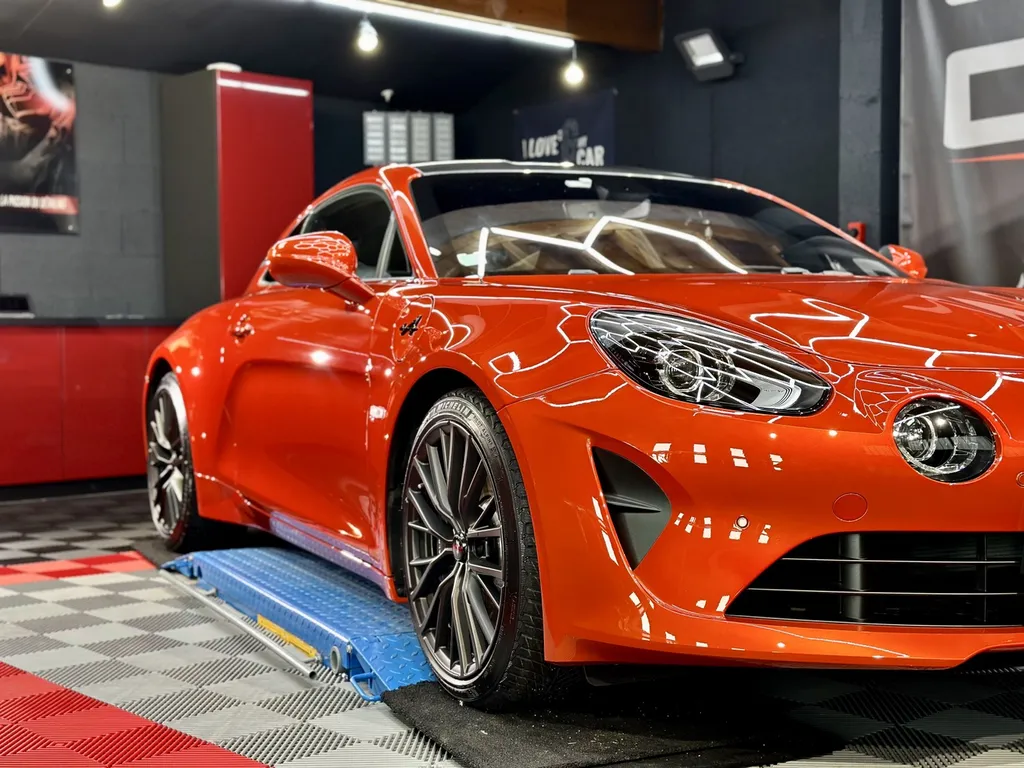 Spécialiste Protection carrosserie film PPF et traitement céramique Lyon Alpine A110 
