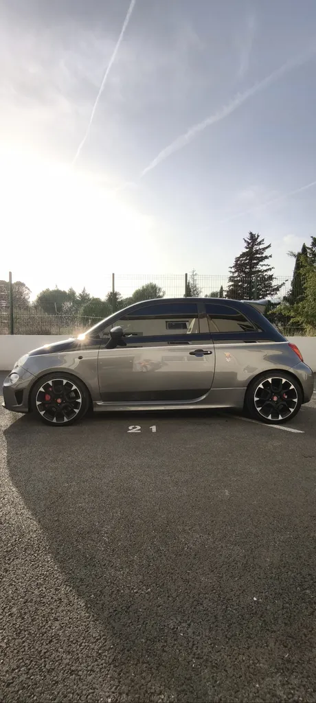Fiat Abarth : lustrage extérieur professionnel à Grasse proche de Mandelieu-la-Napoule