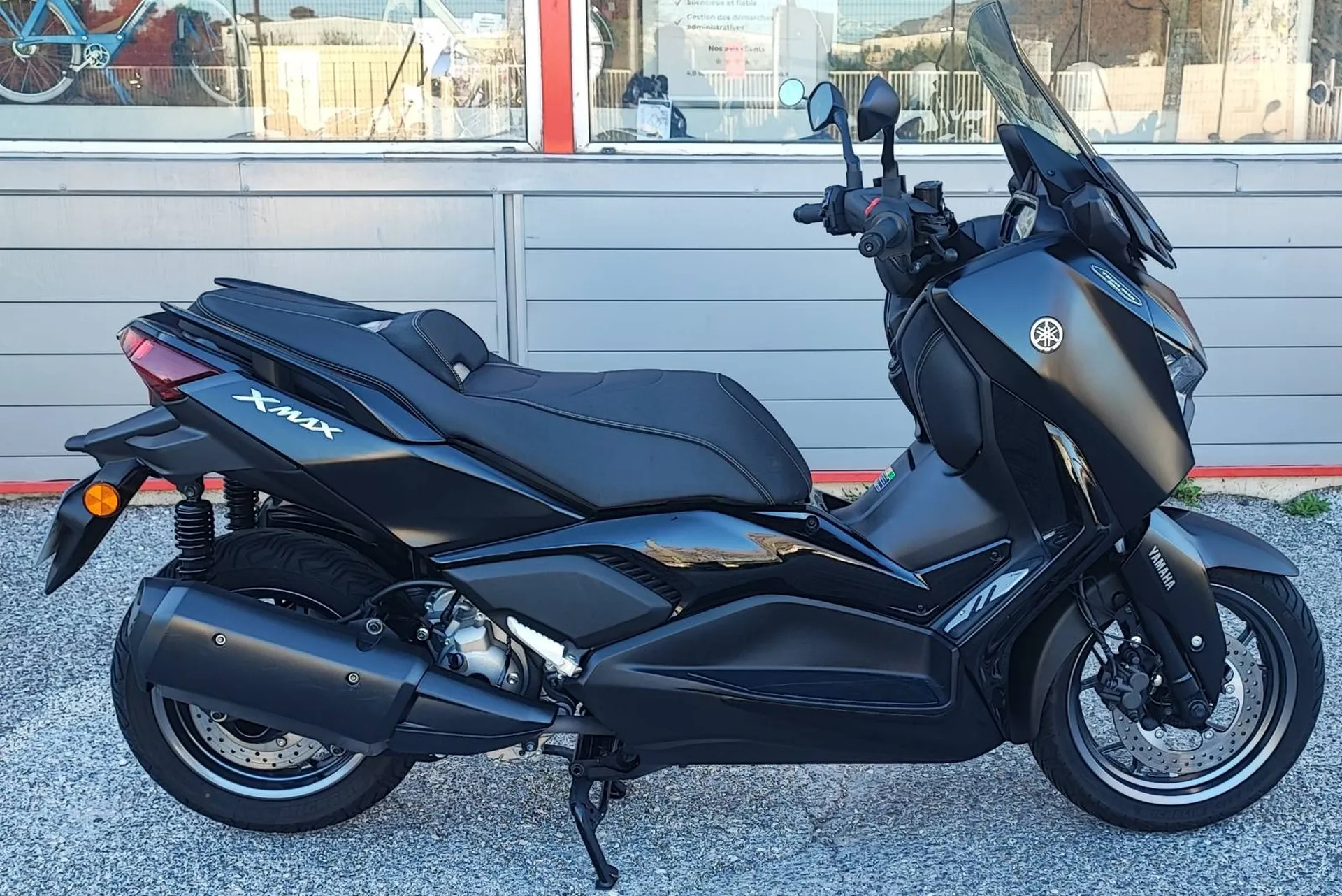 YAMAHA X-MAX 300cc TECH MAX DU 08/2024 AVEC 4415 KM.