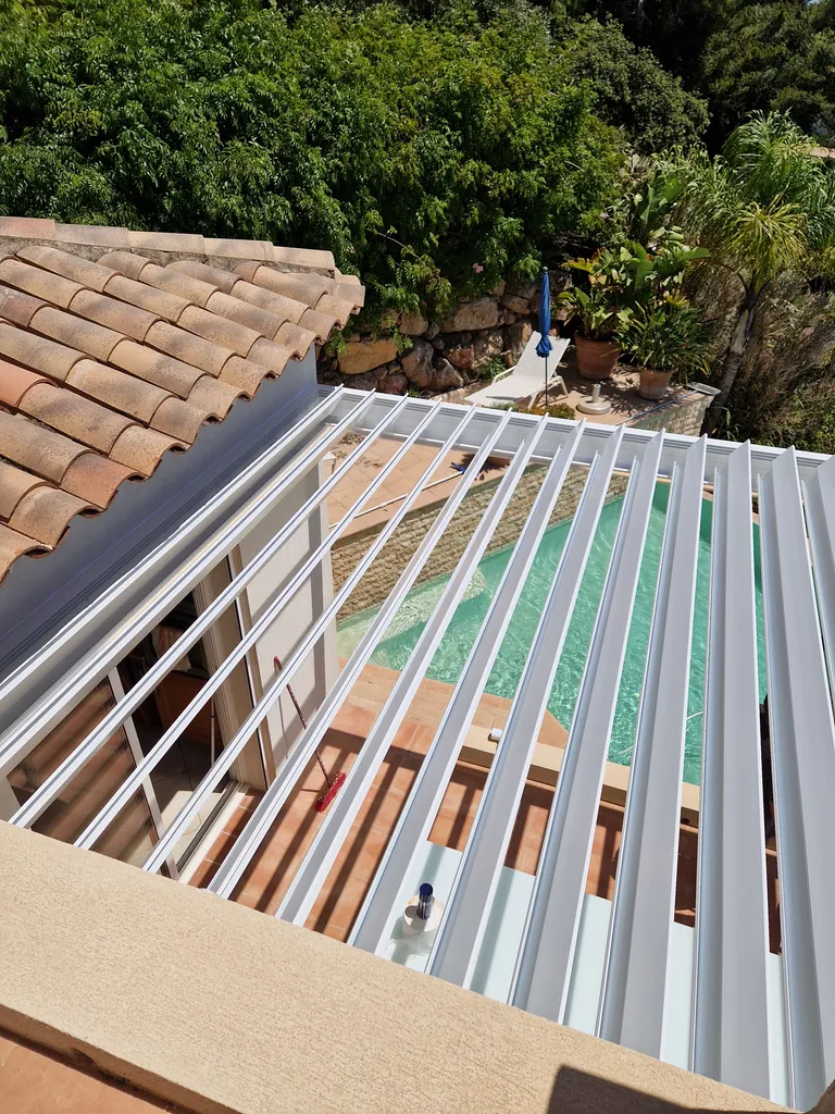 Pergola bioclimatique à lames orientables à Montpellier