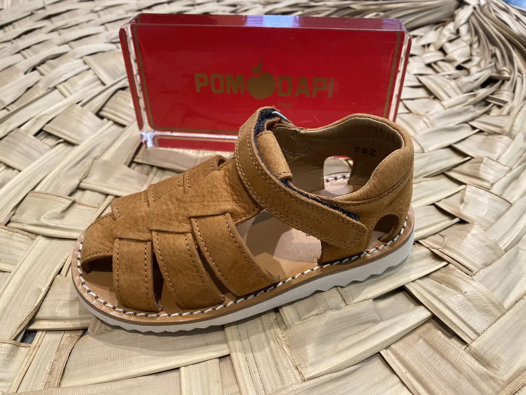 Les chaussures d'été POM D'API  à LIBOURNE chez BABY VILA