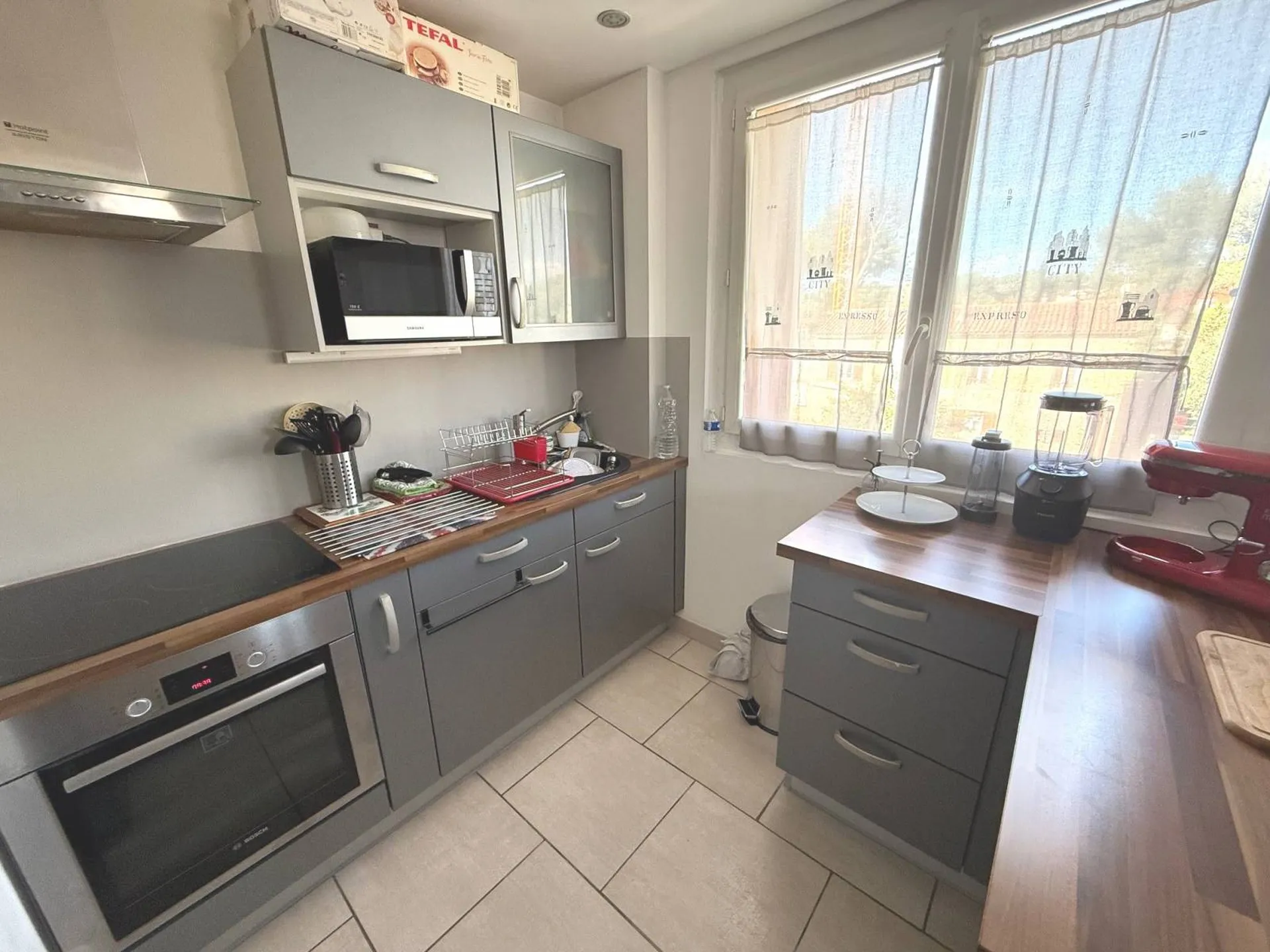 A vendre à Roquefort la Bédoule un T2 avec garage et cave