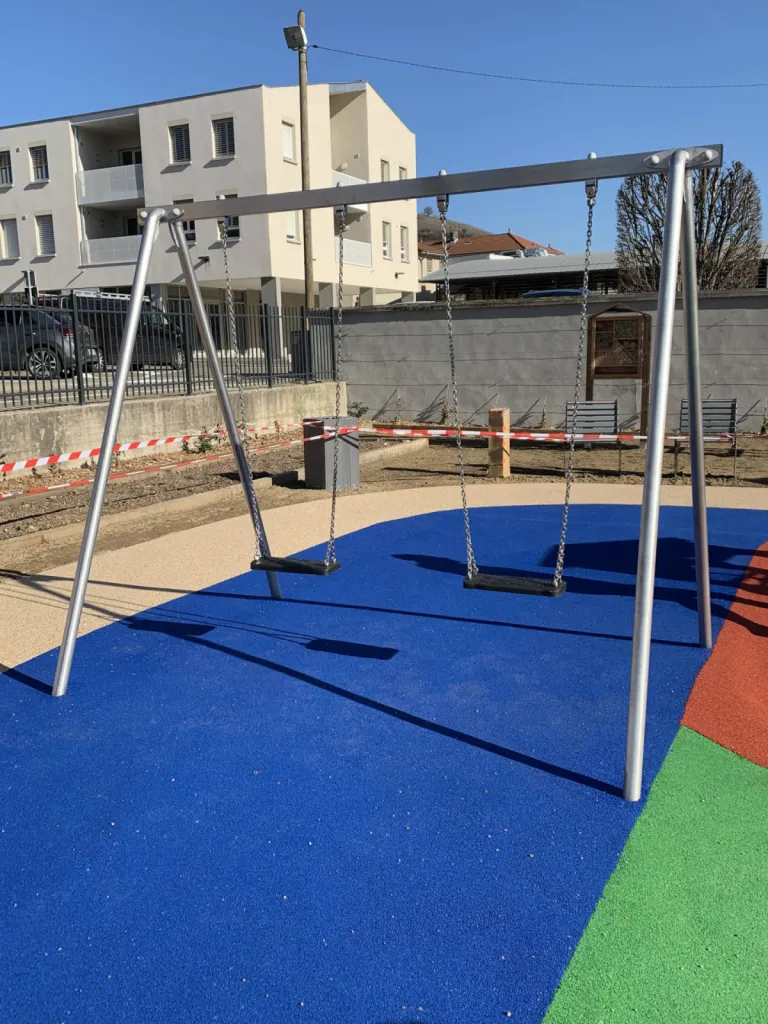 Balancoire au Rhône-Alpes