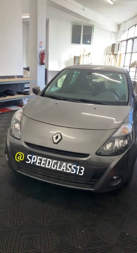 Remplacement de pare-brise sur Renault Clio 3 à Marseille 13013 avec franchise offerte et 150 € de prime