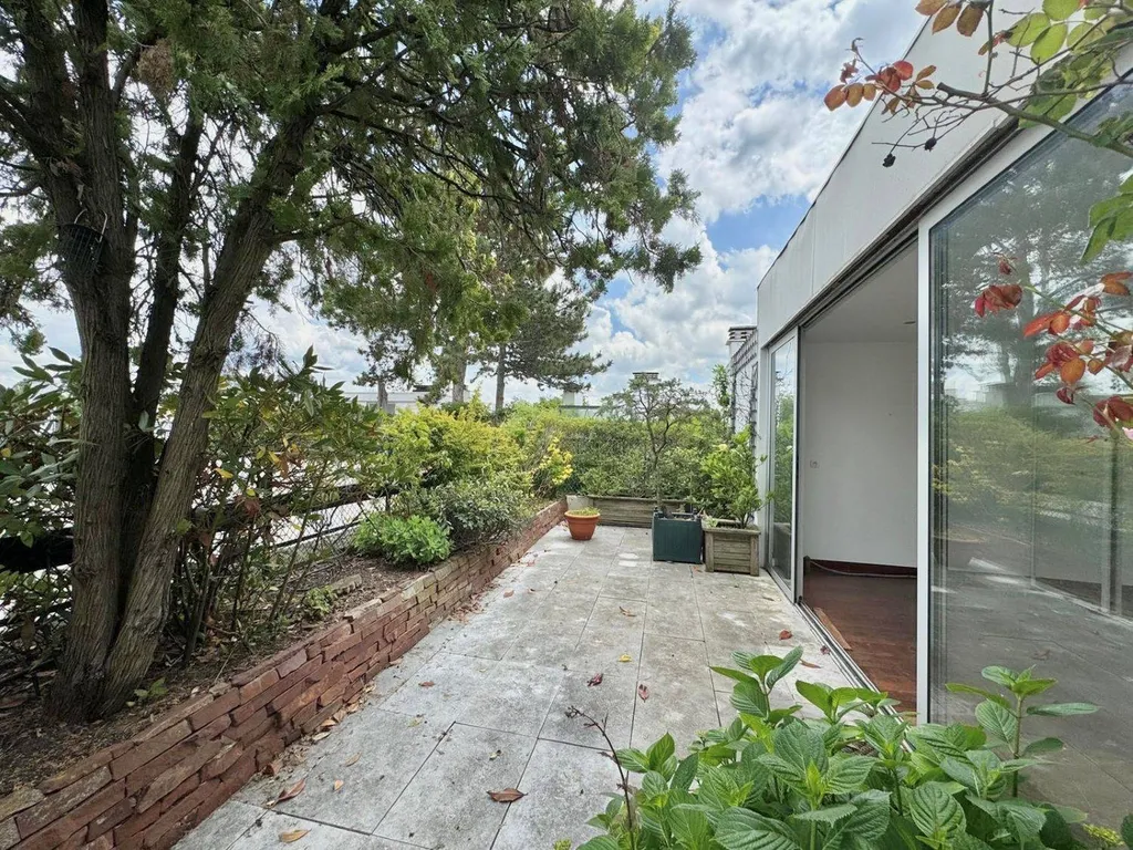 A vendre 4 pièces en dernier étage avec terrasse - Bois de Boulogne Neuilly sur Seine 92200