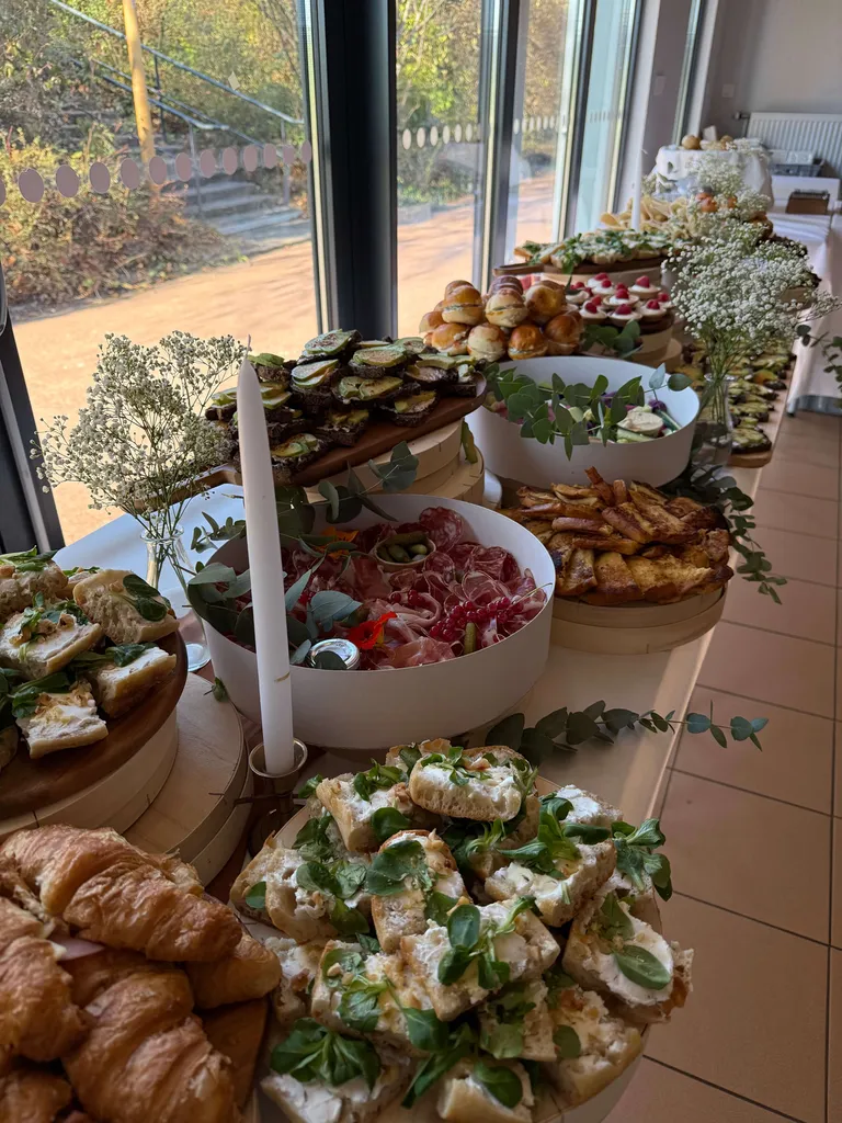 Réservez un traiteur haut de gamme pour votre mariage avec repas assis jusqu'à 500 personnes à Trévoux près de Lyon