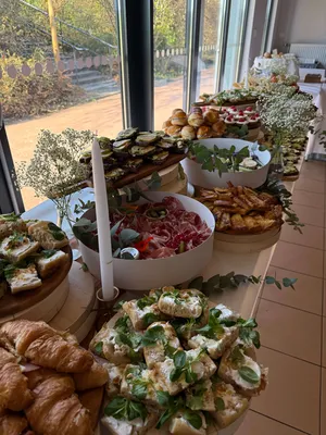 Réservez un traiteur haut de gamme pour votre mariage avec repas assis jusqu'à 500 personnes à Trévoux près de Lyon