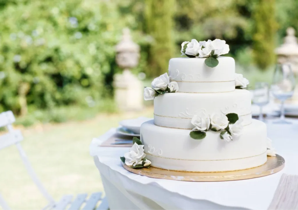 Votre wedding Planner vous donne ses conseils pour le choix de votre gâteau de mariage sur le thème blanc à Bordeaux en Gironde