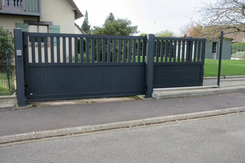 devis portail autoportant coulissant en aluminium sur Caen