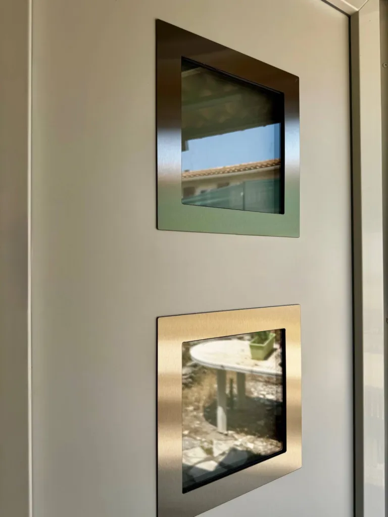 Pose de porte d'entrée sur-mesure à La fare-les-oliviers 