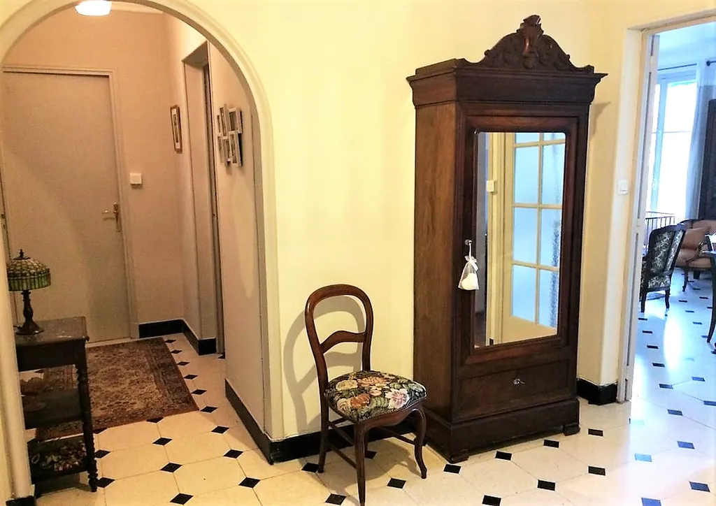 AVIGNON Intra-Muros, Appartement T3 plein sud avec balcon   