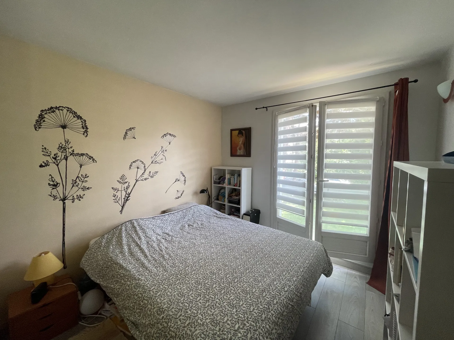 A vendre Croissy bel appartement rénové 3 chambres avec balcon et box à deux pas de la British school
