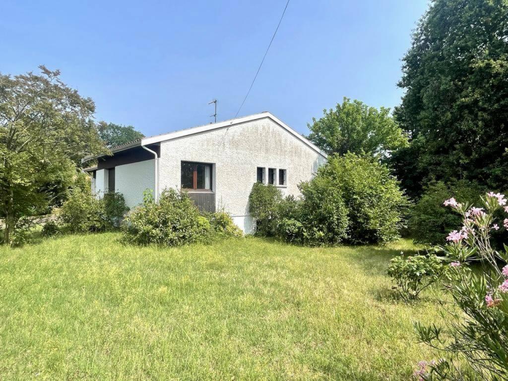 Maison de plain pied avec belle parcelle Mérignac  