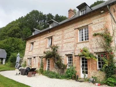 A la vente, belle propriété de caractère sur une parcelle de 2 hectares, garantissant tranquillité et intimité