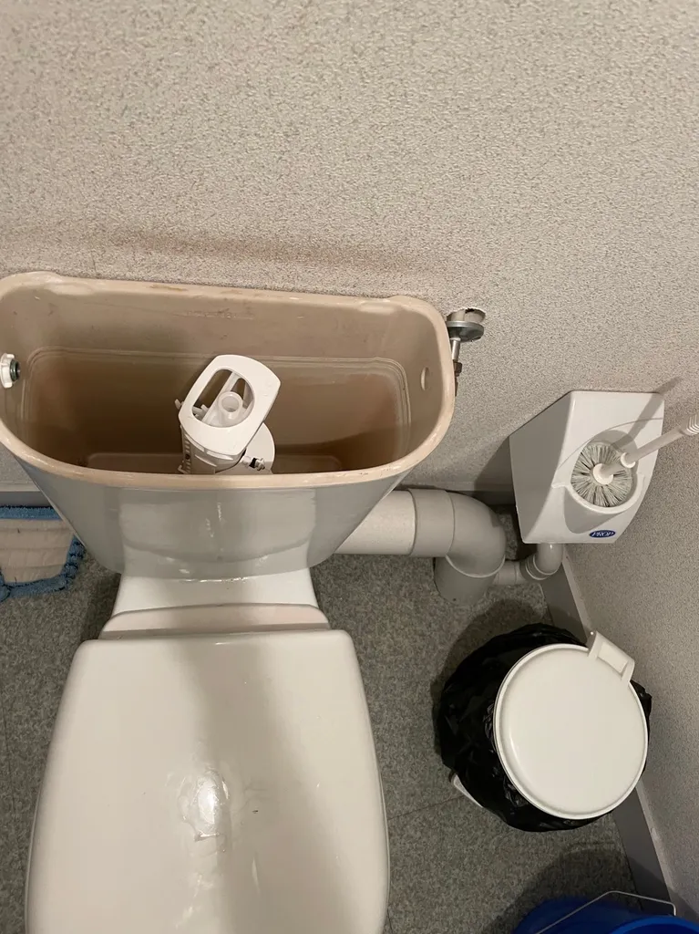 a la recherche d’un plombier pas cher pour un dépannage urgent de plomberie sur un wc qui fuit sur Lyon 5eme proche Sainte-Foy-lès-Lyon ?