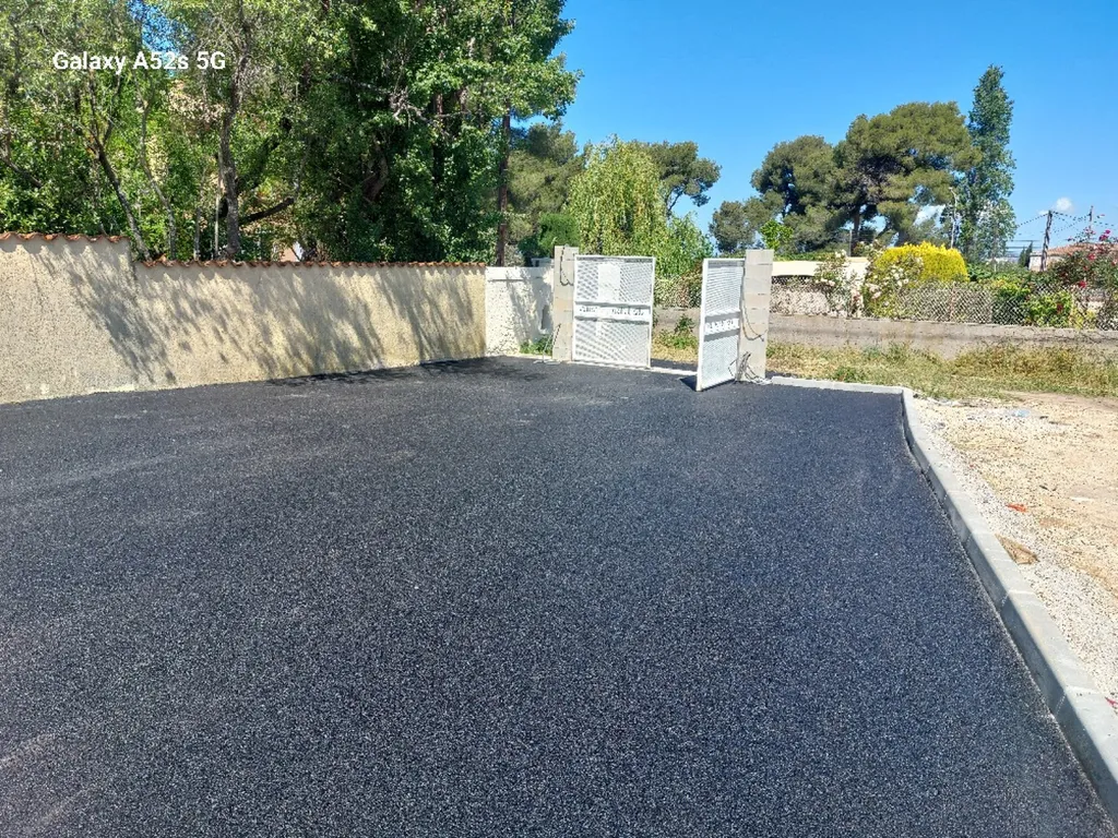 création d'un parking sur Marignane dans les Bouches-du-Rhône 