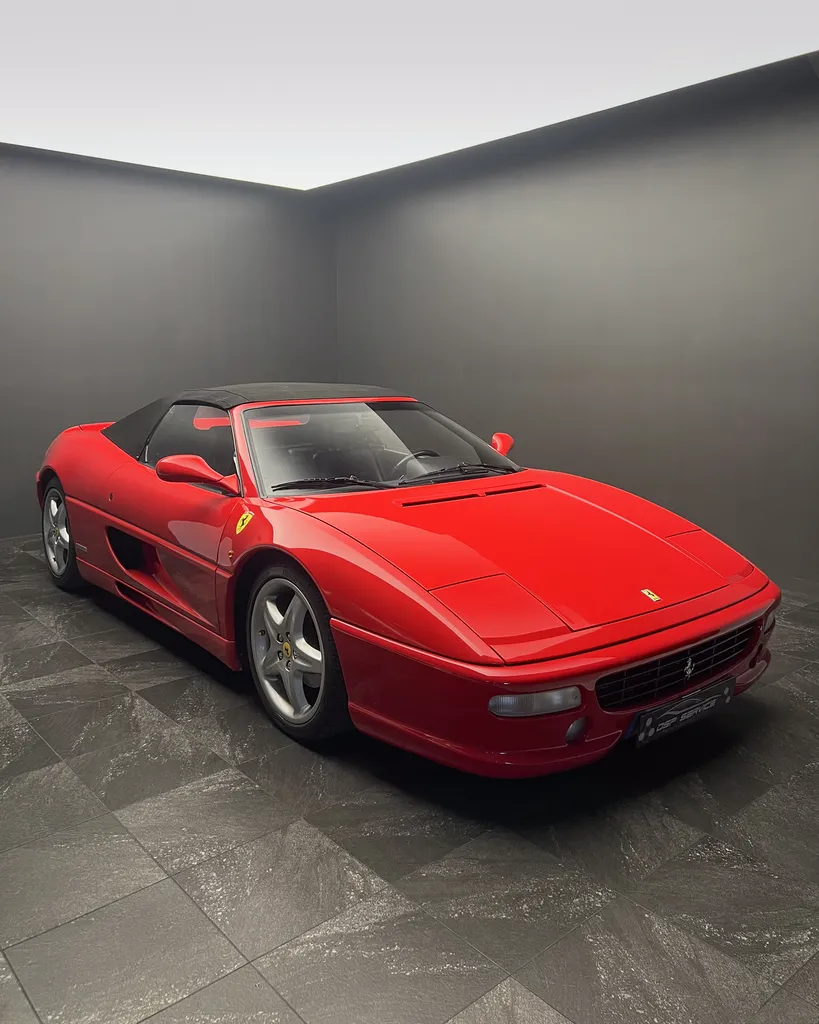 Réparer la carrosserie de cette Ferrari 355 F1 avec le débosselage sans peinture chez DSP Service Le Mans