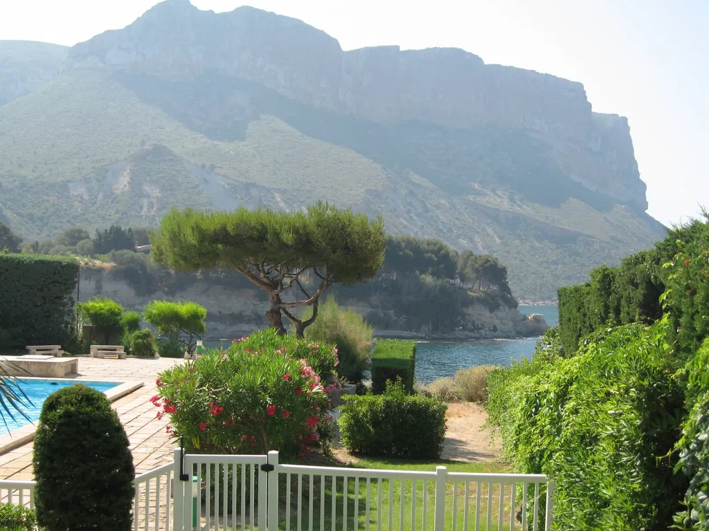 Estimation appartement avec terrasse dans résidence de standing avec piscine à Cassis