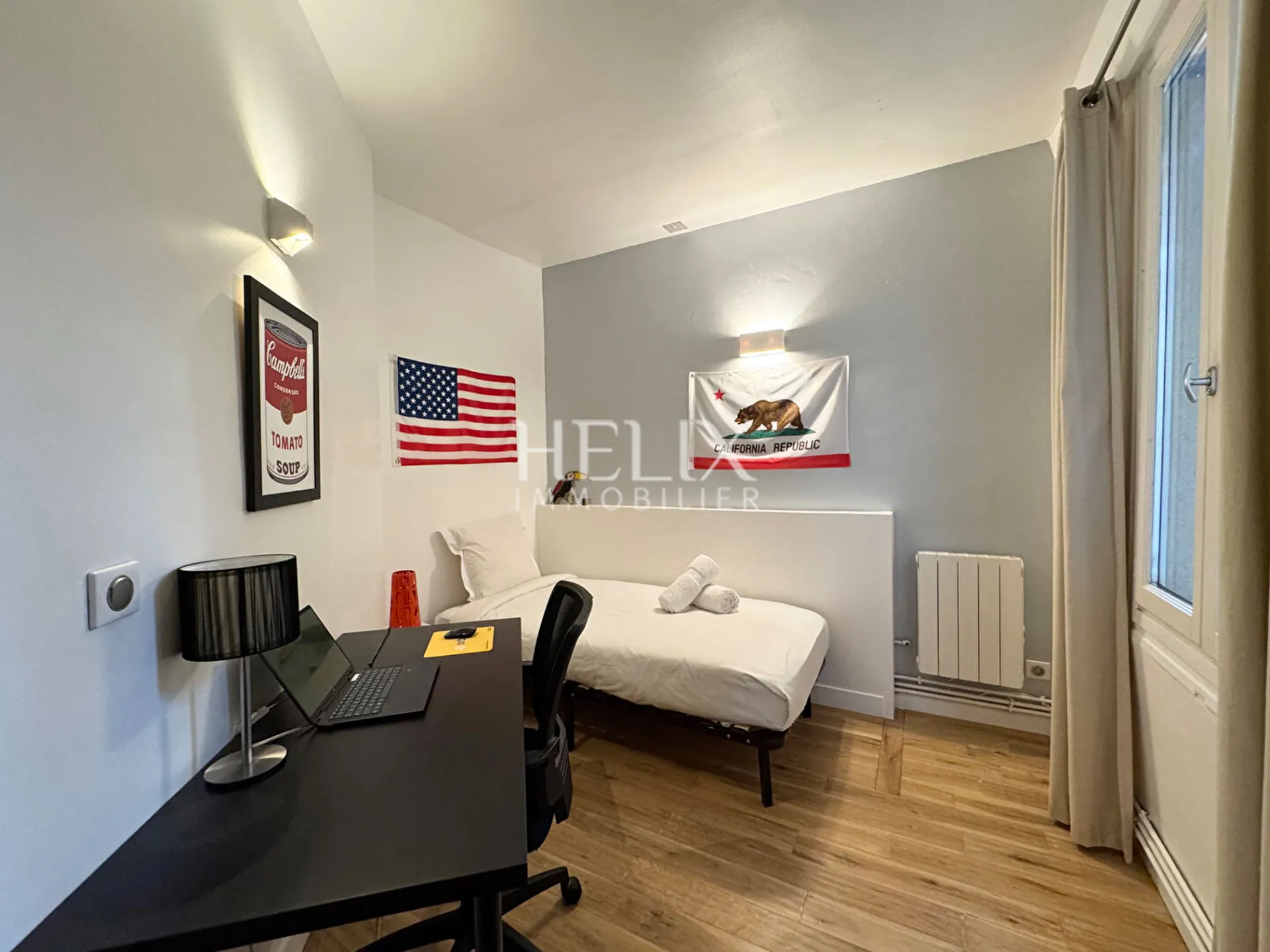 Très bel appartement de 98,14 M2 avec beaucoup de charme situé au coeur du centre ville de Saint-Germain-en-Laye au 2ème étage d'un immeuble ancien extrêmement bien entretenu.