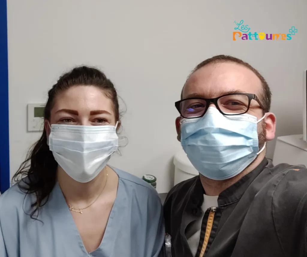 Dr Goubron, docteur en médecine vétérinaire à Toulon et Judith, son assistante.
