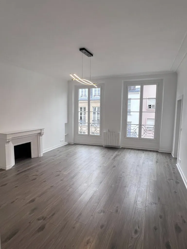 Location - Bureau 105 m², Rambuteau - Beaubourg, Rue Saint-Martin 75003 PARIS
