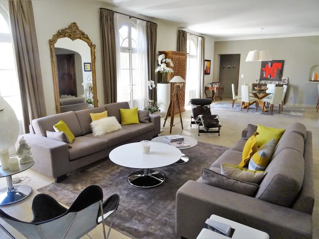 Carpentras : propriété de ville à 2 pas des commerces   