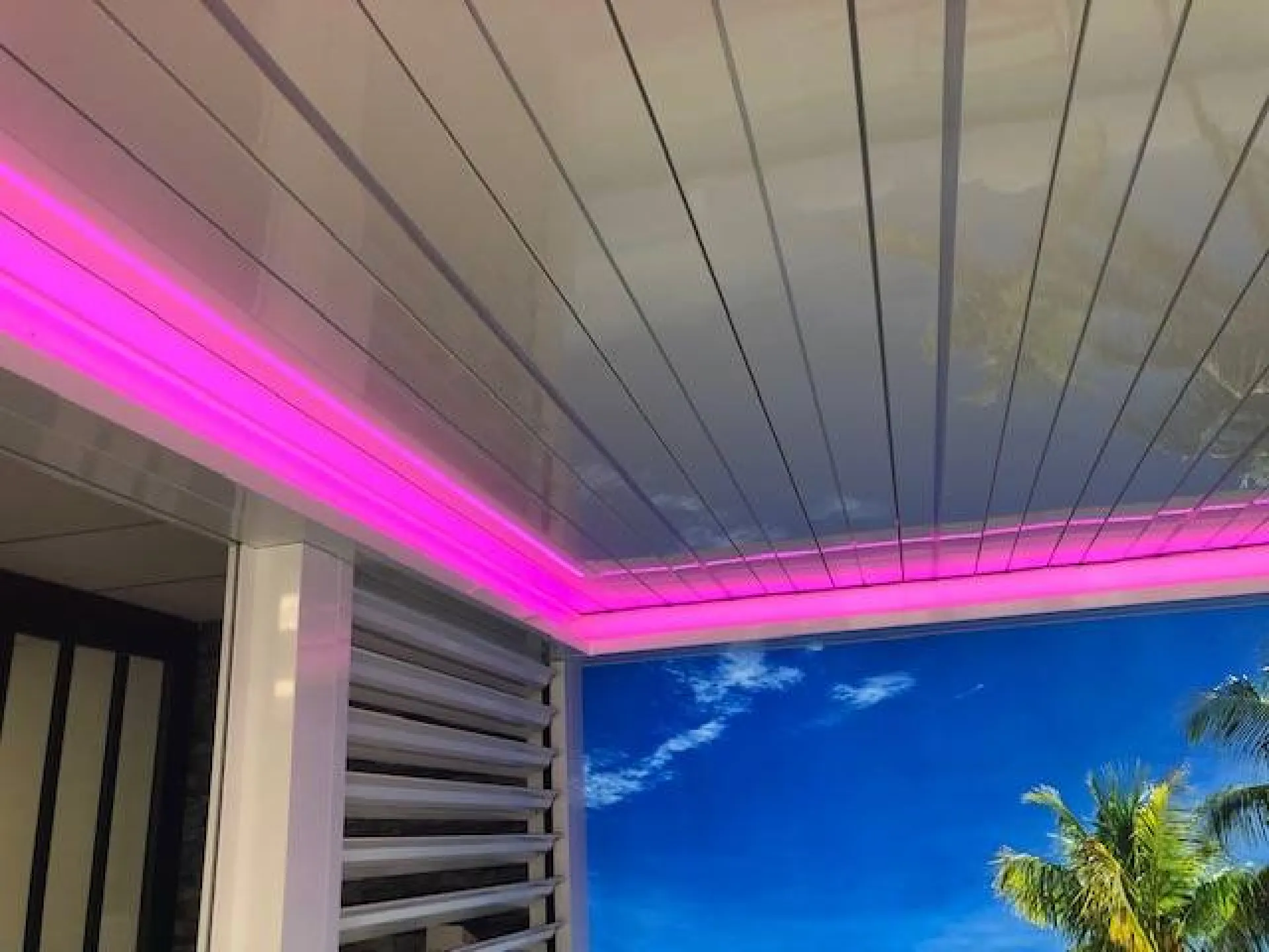 Pergola bioclimatique sur mesure avec choix des finitions à Antibes