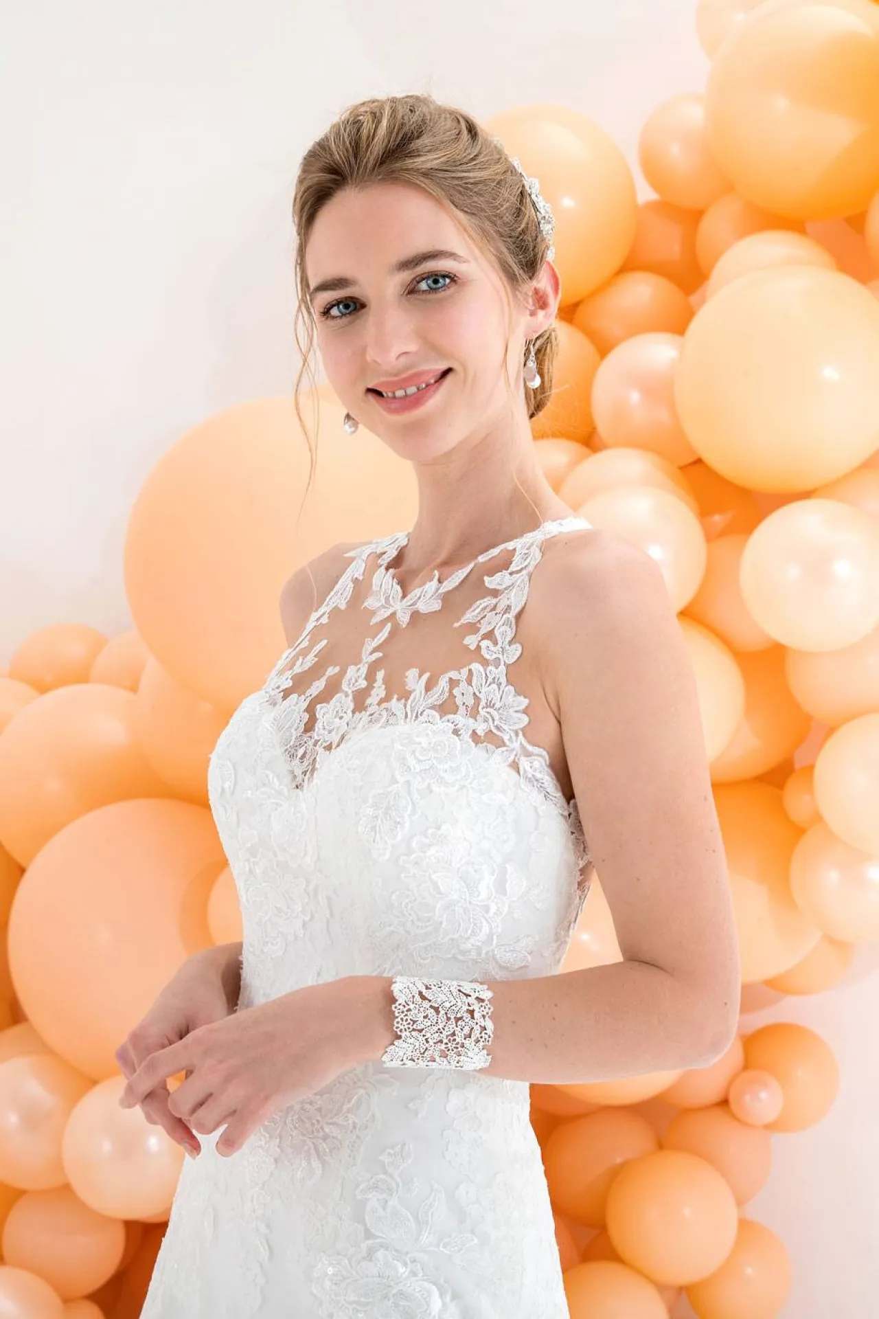 ROBE DE MARIEE DOS NU DENTELLE MARSEILLE